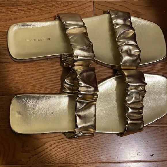 14th and Union Size 10 Sandals - Picture 2 of 6
